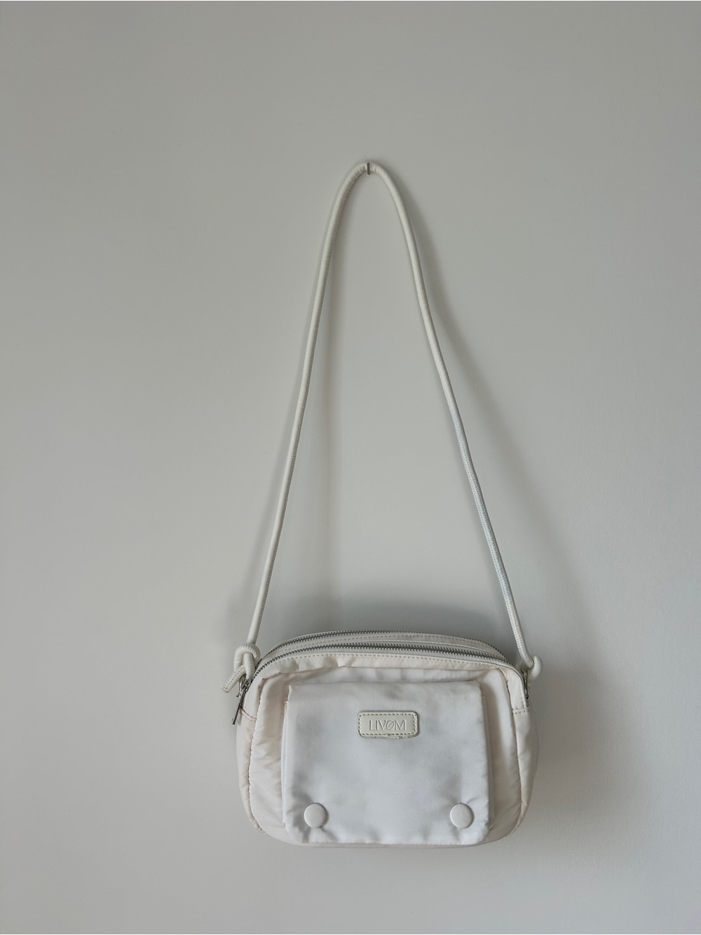 Minimal Cream Crossbody Bag with Front Pocket